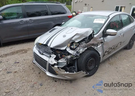 2014 Ford Focus Se from USA, damaged, VIN 1FADP3F2XEL136560